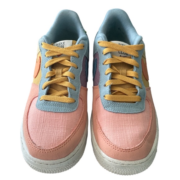 Nike Air Force 1 '07 LV8 "Sun Club"  golden sand color way - Picture 4 of 9